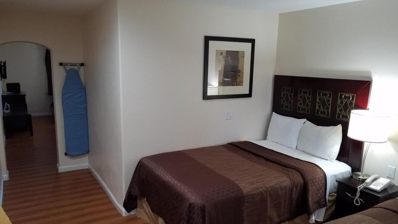 Americas Best Value Inn & Suites Escondido Luaran gambar