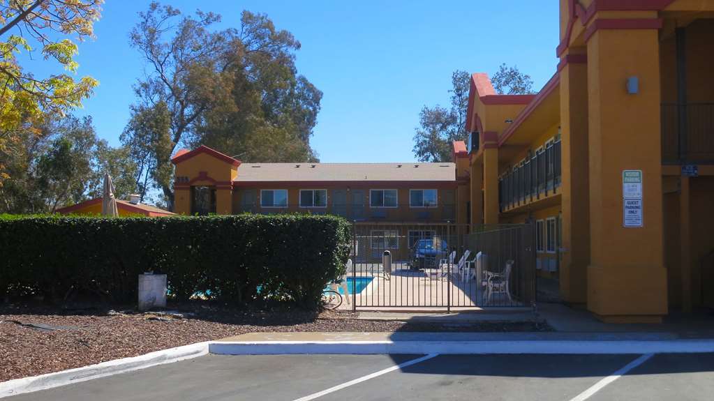 Americas Best Value Inn & Suites Escondido Luaran gambar