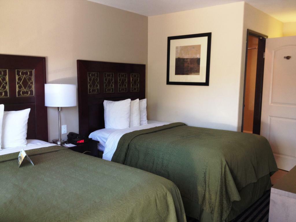 Americas Best Value Inn & Suites Escondido Luaran gambar